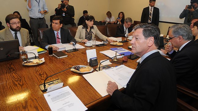 Comisión de Hacienda de Cámara despachó reajuste al sector público con reparos de la DC