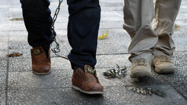 INDH condenó detención ciudadana a joven en el centro de Santiago