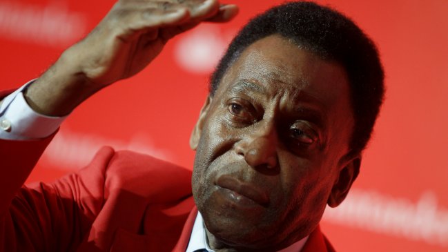Pelé evoluciona bien pero continúa en la unidad de cuidados intensivos