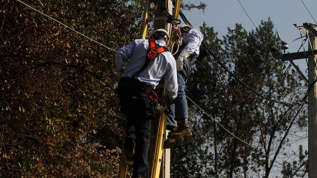 Chilectra reportó cortes de luz en sectores de la Región Metropolitana