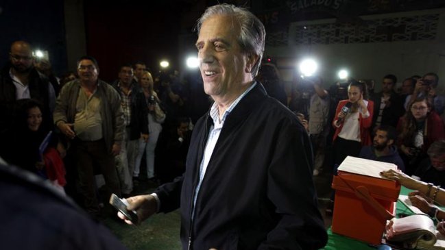 Según los sondeos, Tabaré Vázquez gana las elecciones en Uruguay