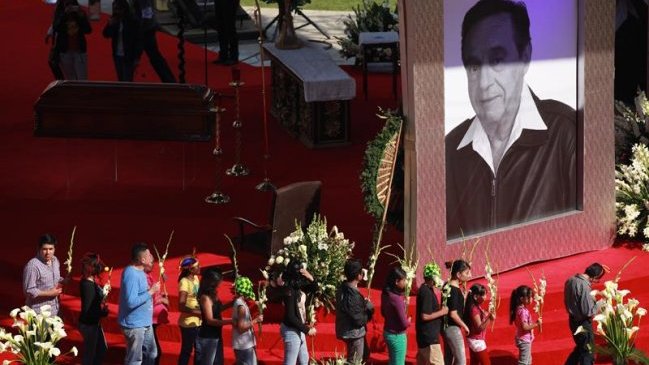 Con palomas blancas México dijo hasta siempre a Chespirito en el Estadio Azteca