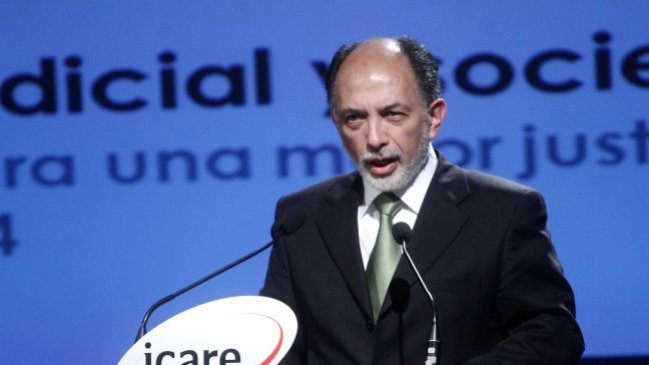 Presidente de la Corte Suprema: Chile está 