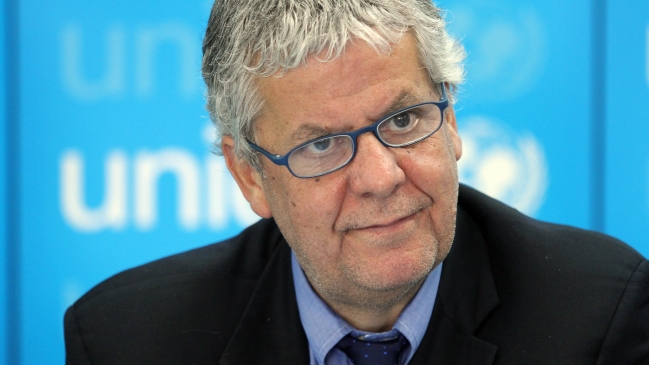 Eyzaguirre fue el ministro que más bajó en encuesta Adimark