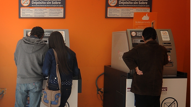 Gobierno llamó a los bancos a entregar 