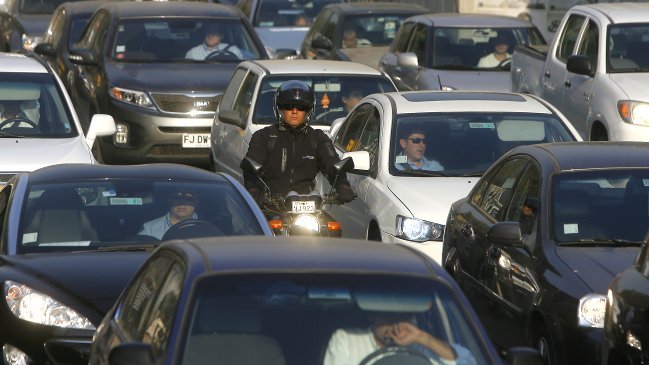 Las complicaciones que afrontarán los automovilistas este fin de semana largo
