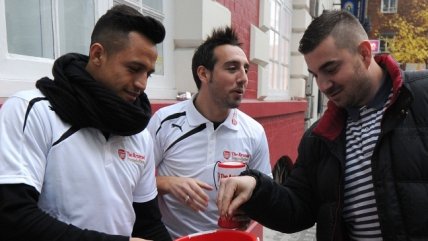 Alexis Sánchez inauguró centro de caridad en Londres