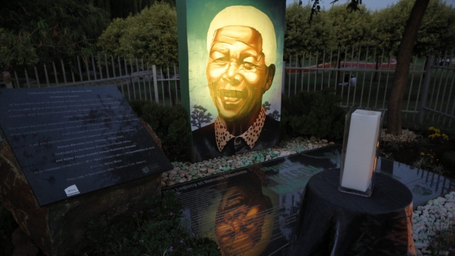 Sudáfrica recuerda a Mandela un año después de su muerte