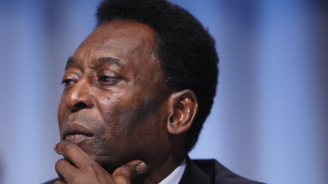 Pelé sigue mejorando y fue trasladado a habitación común