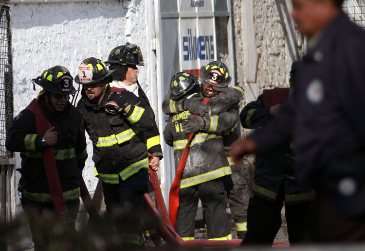 Incendio en Santiago Centro dejó al menos dos muertos