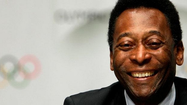 Pelé continúa hospitalizado sin previsión de alta