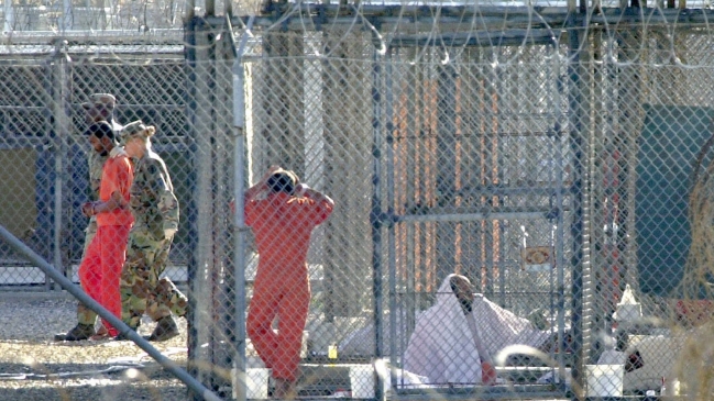 Medio uruguayo: Llegada de prisioneros de Guantánamo no fue consensuada