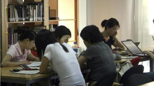 Profesor chino aprobará a alumnos que consigan dos mil seguidores en red social