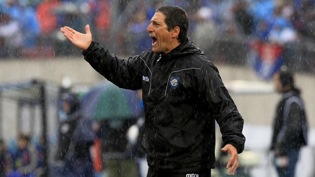 Mario Salas se acerca a Universidad Católica