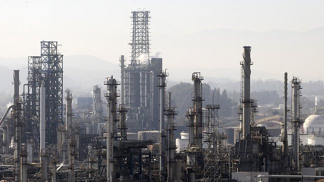 Precio del petróleo cae al nivel más bajo en cinco años