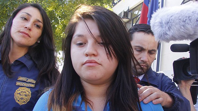 Joven de 18 años es acusada de haber matado a sus dos hijos