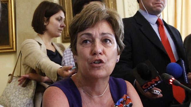 Alcaldesa de Providencia pidió perdón por uso de edificio municipal en boda de sobrino