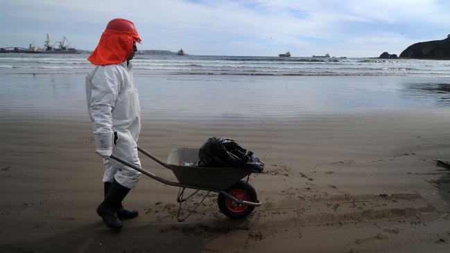 Ministerio de Salud levantó prohibición de extraer productos del mar en Quintero