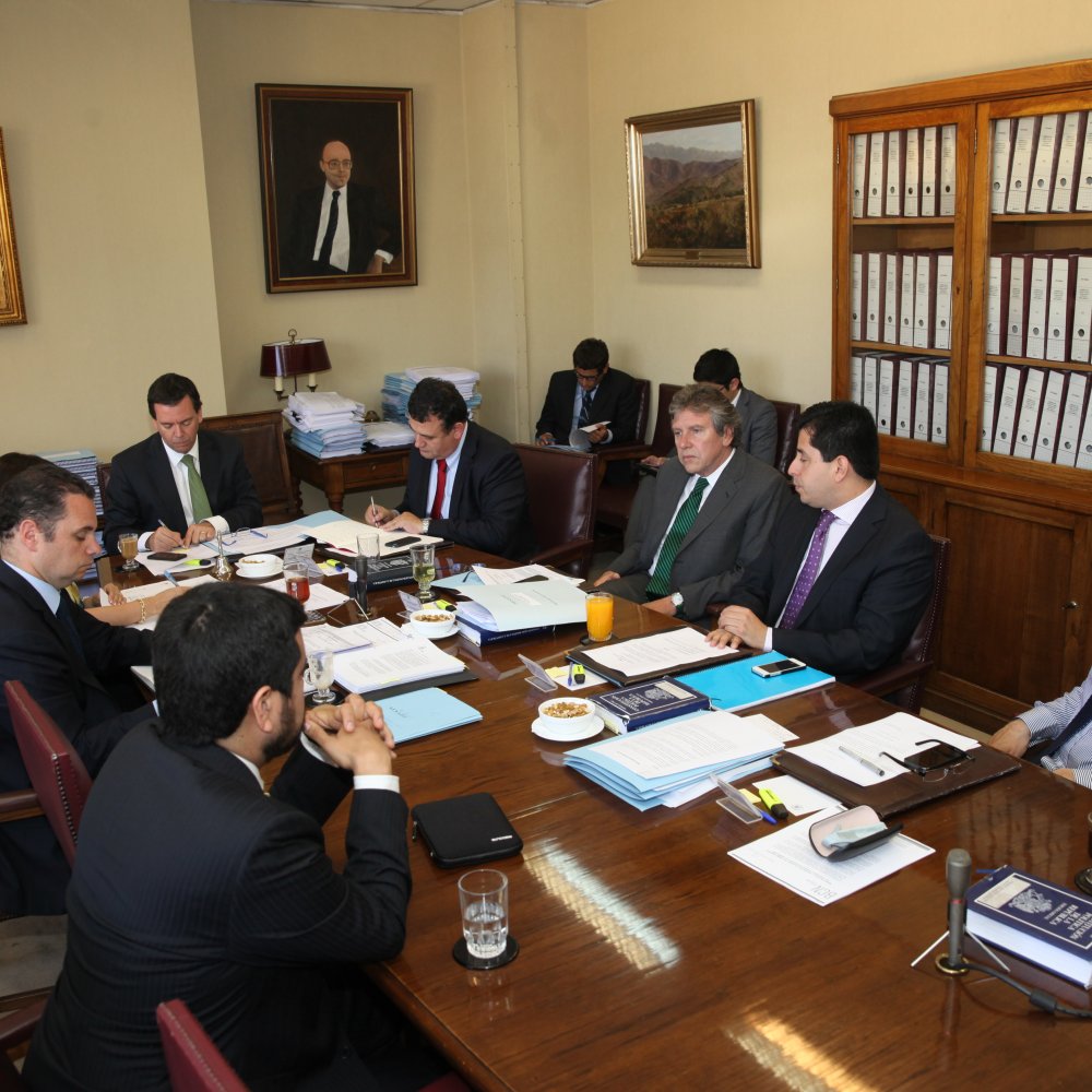 Harboe y aumento de parlamentarios: No estamos sólo para hacer lo que es popular