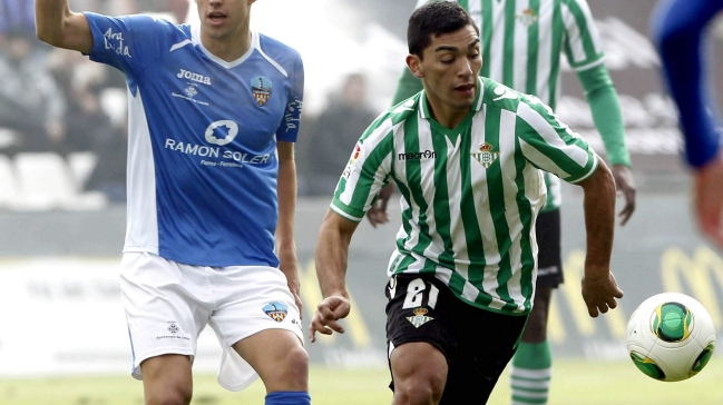 Lorenzo Reyes fue titular en victoria de Real Betis sobre Racing Santander