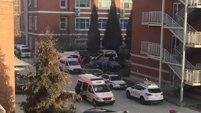 10 muertos tras derrumbarse un andamio en una escuela de Pekín