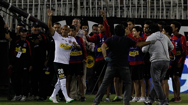 Colo Colo presenta a su plantel en amistoso frente a Unión Española