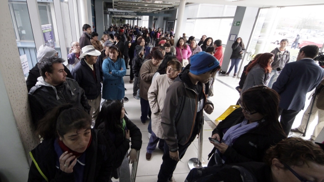 Contraloría detectó pacientes fallecidos hace 50 años en listas de espera de hospitales