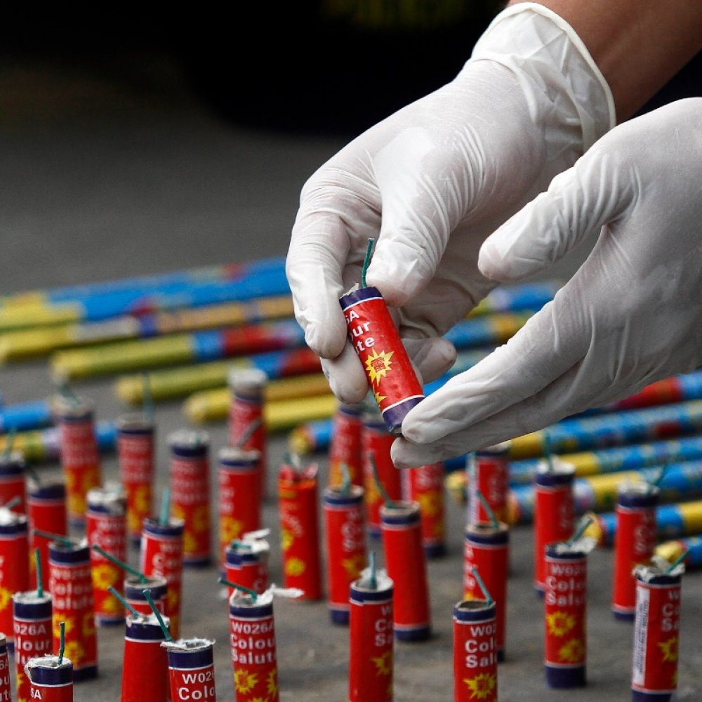 Año Nuevo: Policía decomisa fuegos artificiales e impide 