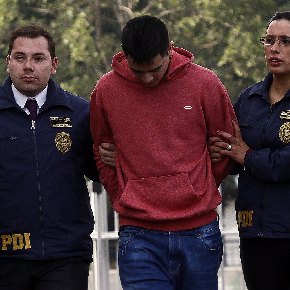 PDI detuvo a dos presuntos involucrados en robo a casa del juez Mario Carroza