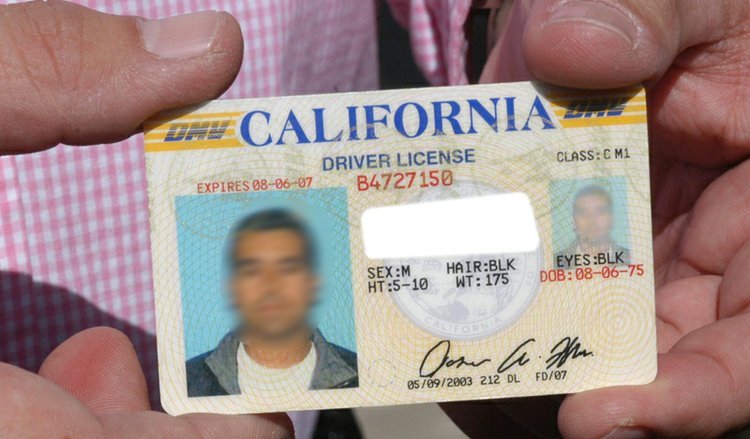 Indocumentados ya pueden solicitar licencia de conducir en California