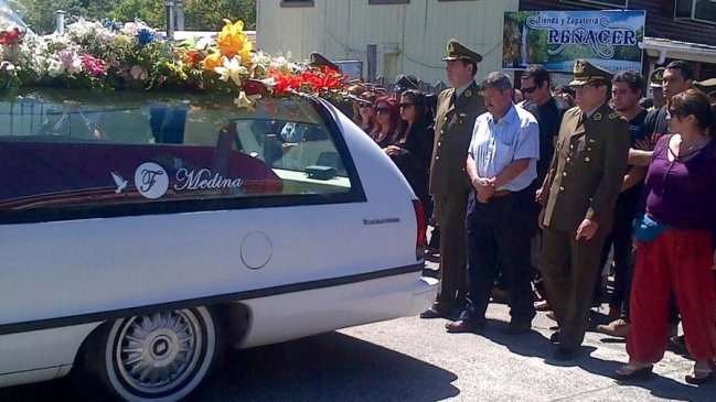 Como héroe despidieron a carabinero que murió al rescatar a niño en playa de Mehuín
