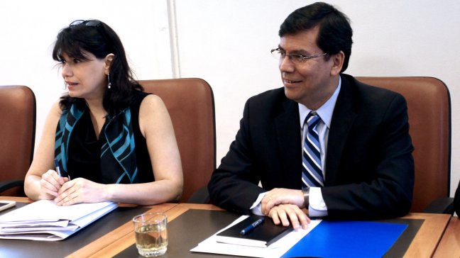 Ministros Arenas y Blanco se reunieron con parlamentarios por reforma laboral