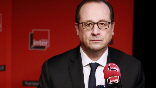 Hollande: Francia sufre una grave crisis de identidad