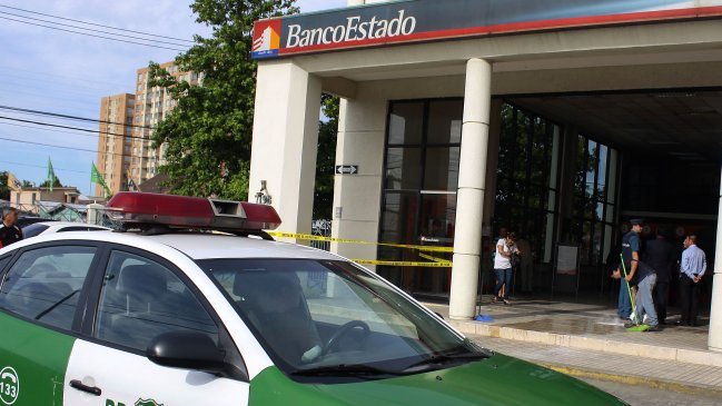 Robo de cajero automático afectó a sucursal de BancoEstado en Independencia
