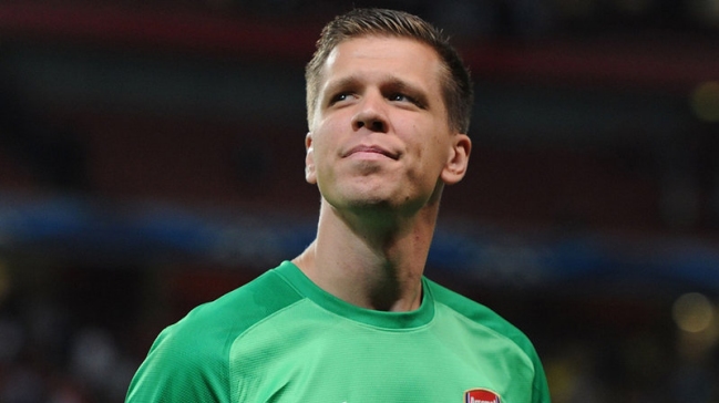 Compañero de Alexis fue multado por fumar en el camarín