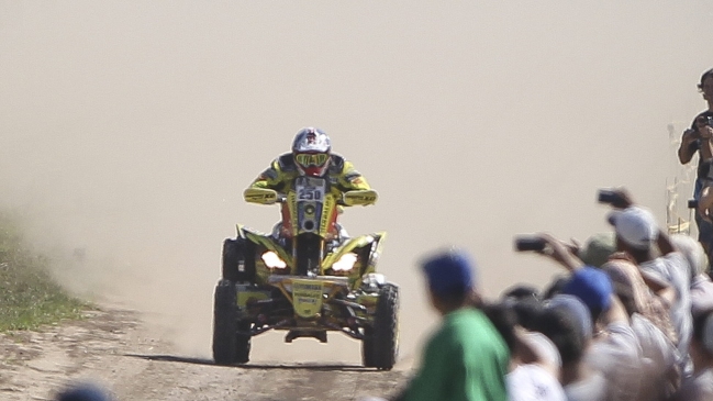 Ignacio Casale sufrió dura penalización y se alejó de la cima en el Rally Dakar
