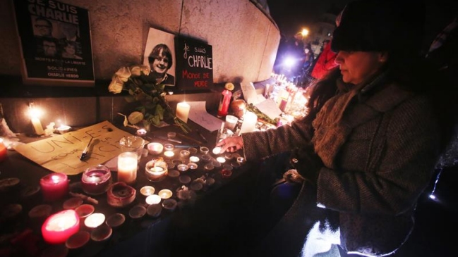 Periodista chileno en Francia: No hay miedo, la vida continúa