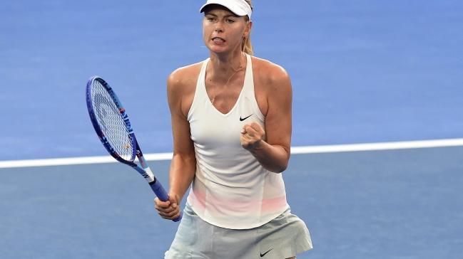 Sharapova avanzó sin complicaciones a semifinales en Brisbane