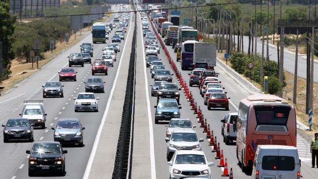 Costos del transporte cayeron un 2 por ciento en diciembre, según el INE