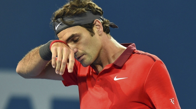 Federer sufrió para vencer en su primer partido del año