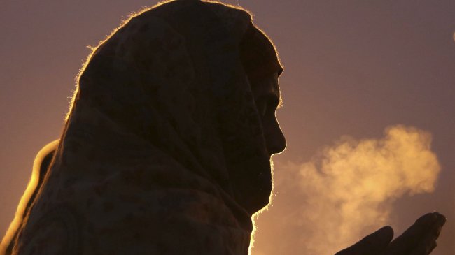 India: Joven de 19 años fue estrangulada y lapidada por su propia familia