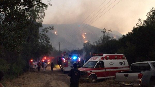 Paine se mantiene bajo alerta roja por incendio forestal