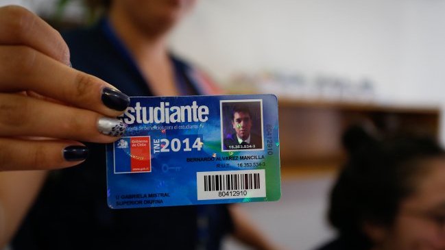 Gobierno multará a conductores que no respeten pase escolar en verano