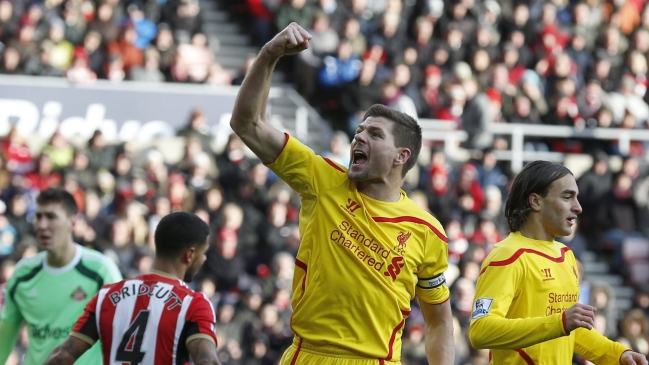 Steven Gerrard puede seguir a préstamo en Liverpool la próxima temporada