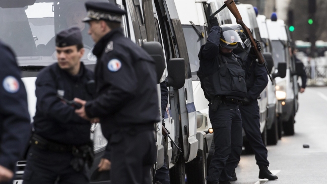 Francia: Operativo policial dejó al menos 11 detenidos relacionados con atentados