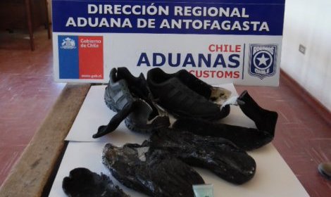 Sujeto intentó ingresar droga oculta en sus zapatillas