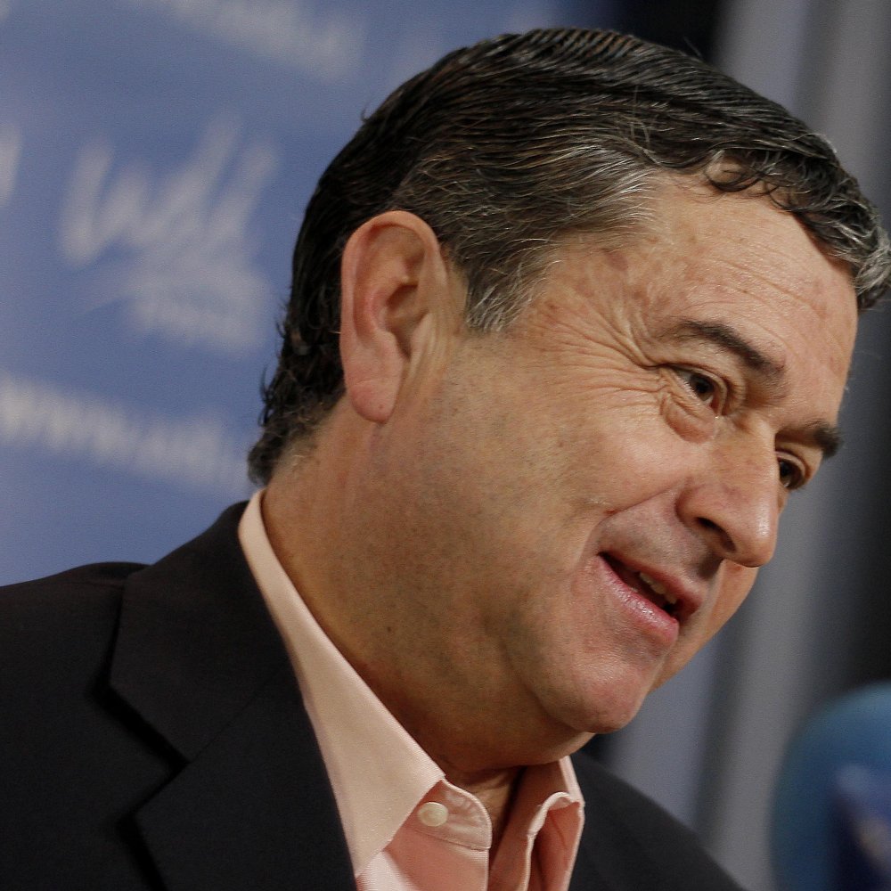 Senador Coloma cuestionó antecedentes entregados para explicar polémica cena en yate