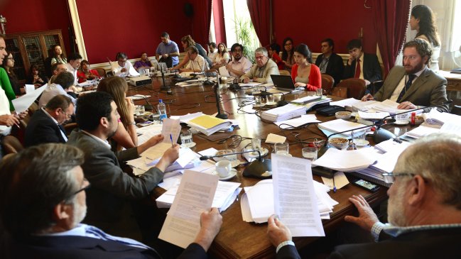 Senado despachó articulado de proyecto que pone fin al lucro, al copago y la selección