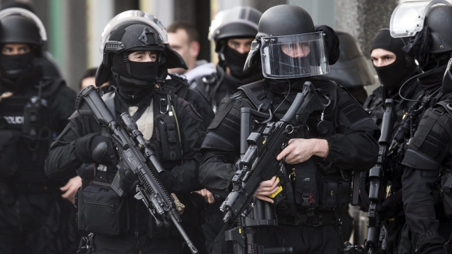 Francia desplegó a 122.000 policías y militares por la alerta terrorista