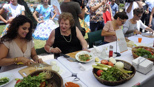 Yolanda Sultana: Vengo como representante de la mujer chilena